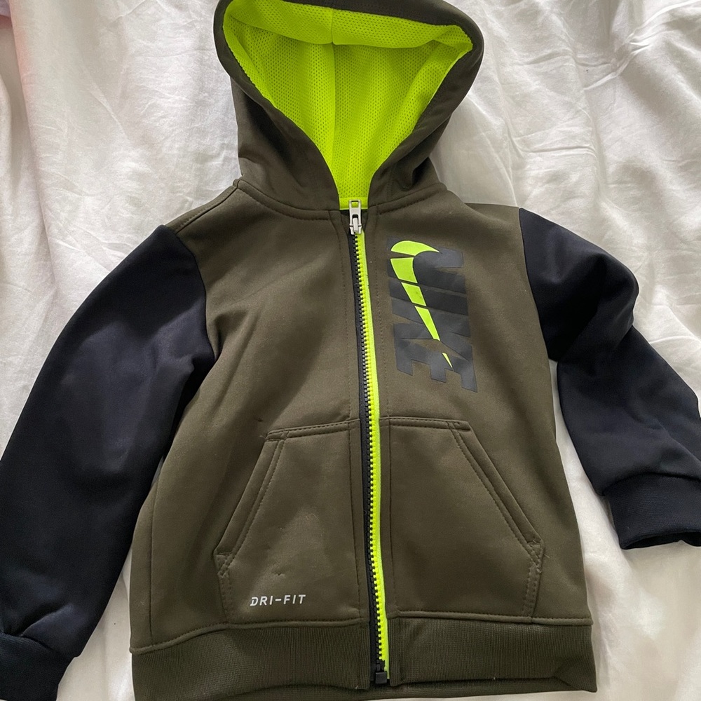 Nike 24m zip up hoodie never worn
